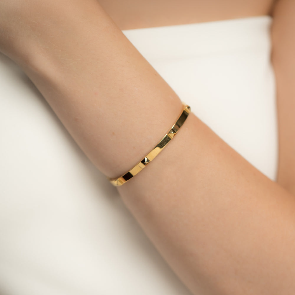 Edge Stud Armband