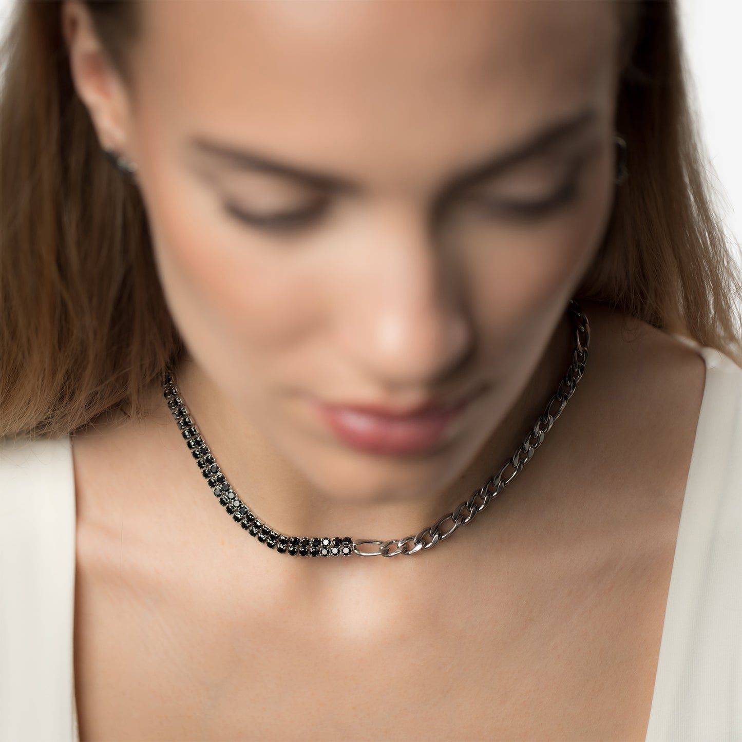 Collar de cristal negro