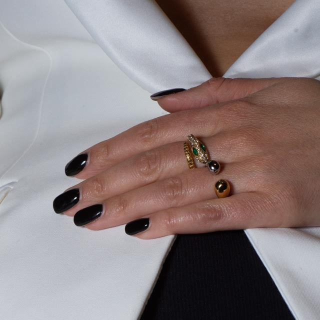 Hudvänliga ringar i kirurgiskt stål från Susanna Falken Jewellery – bild för kategorin ringar.